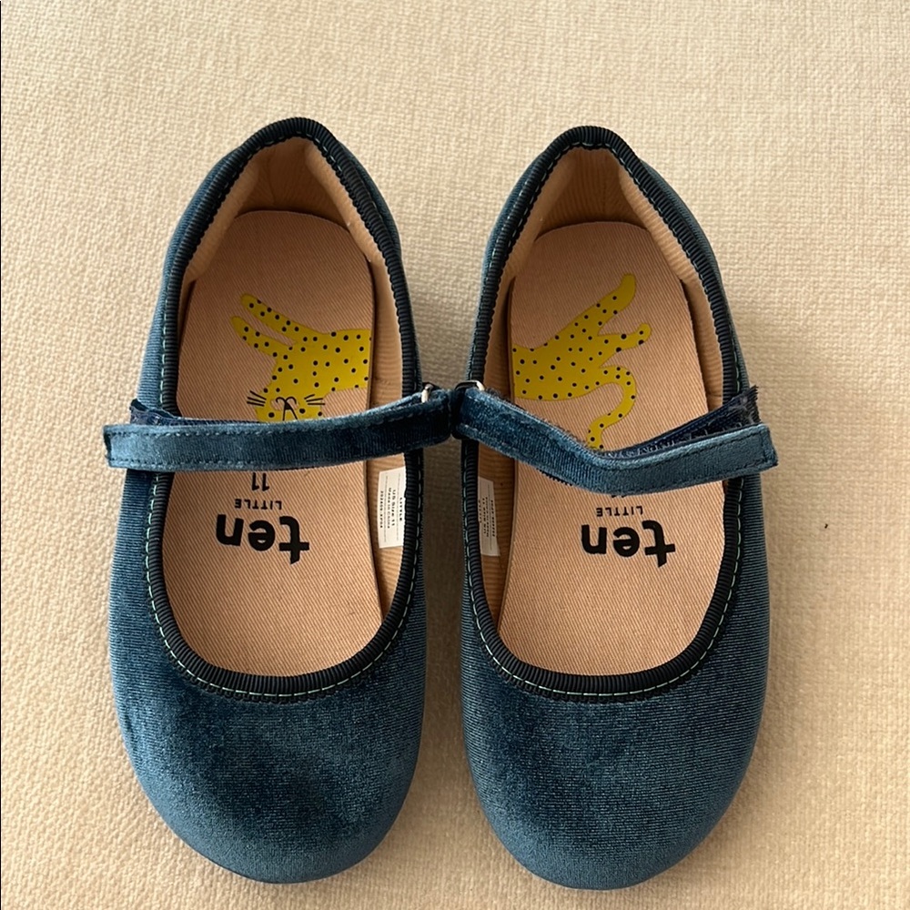Ten Little Velvet Mary Jane’s Size 11